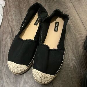Nine West, size 7M, black, flat sandals, espadrilles, pretty new!!